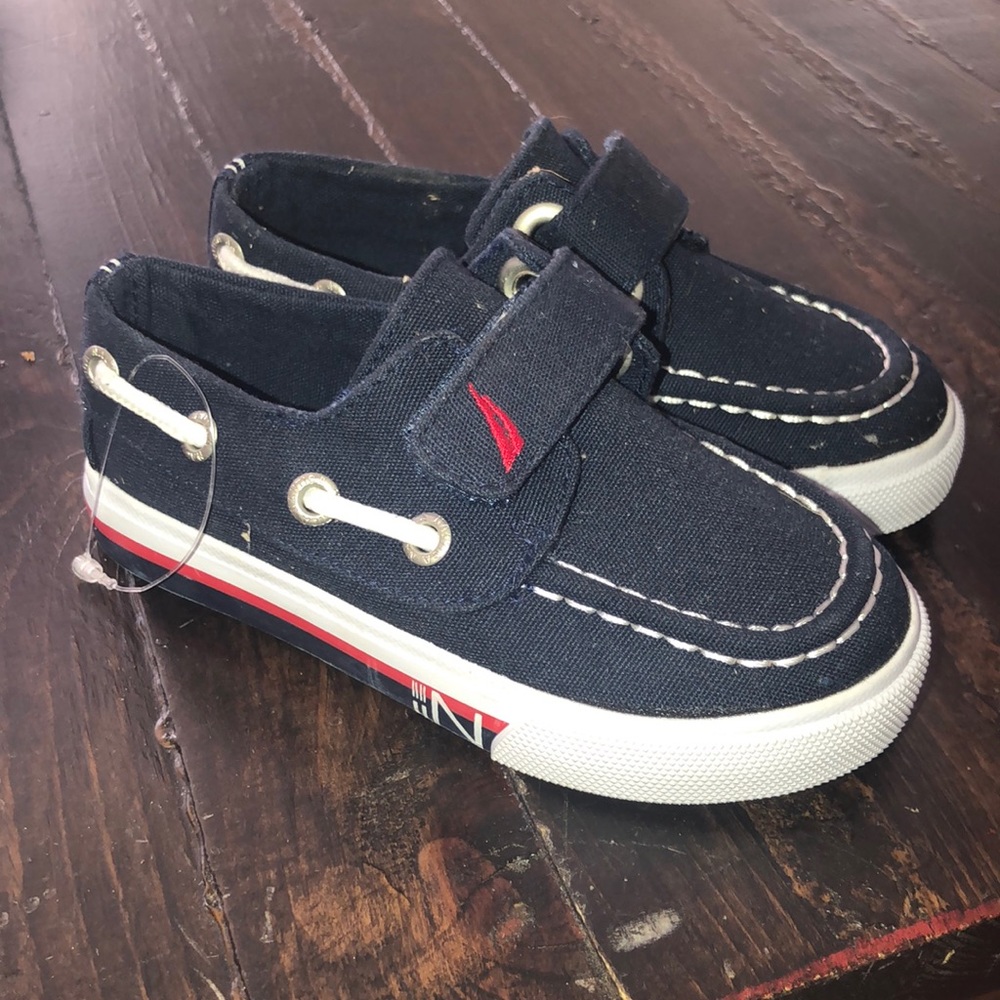 NWOT Nautica Kids Boat shoes